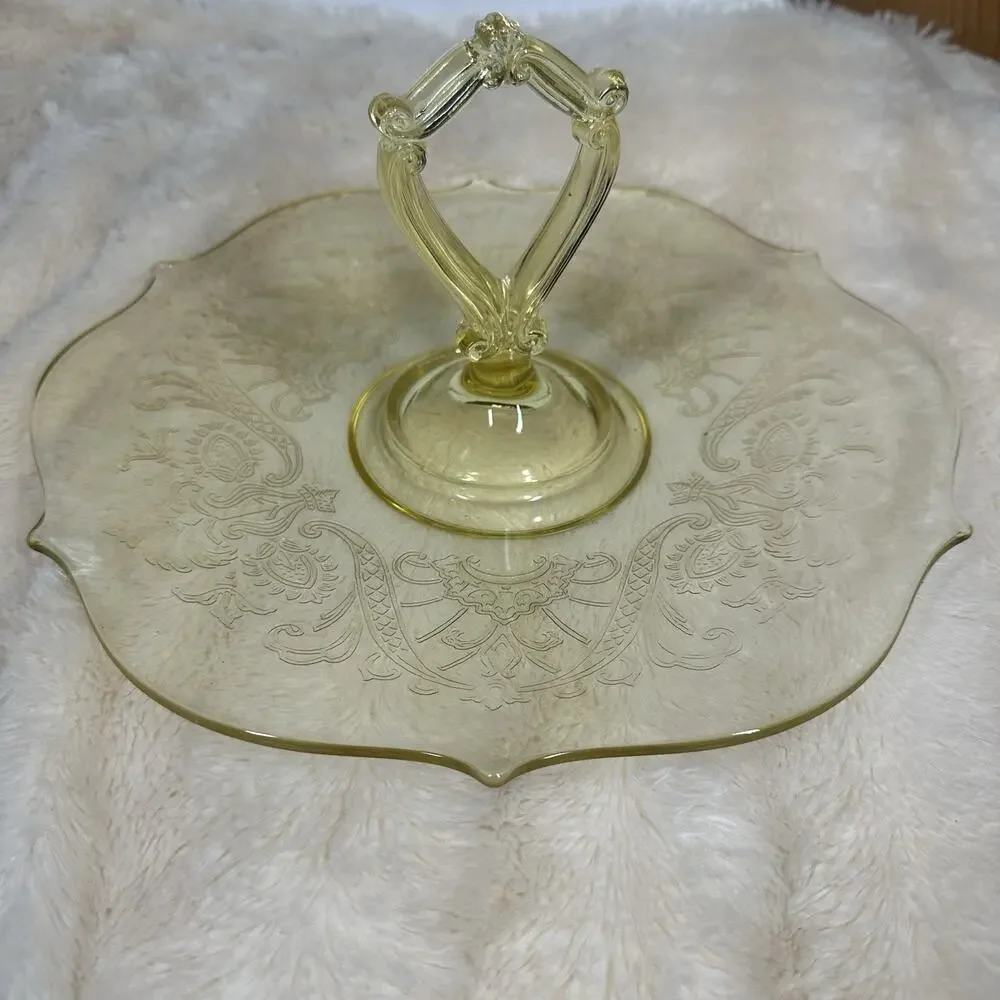 Lancaster‎ Glass Elegant Landrum Topaz Yellow Cut Design Center Handle Tray 1932